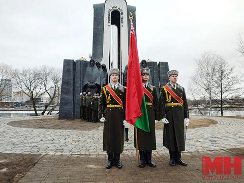 В память о невернувшихся с Афгана. На Острове слез возложили цветы
