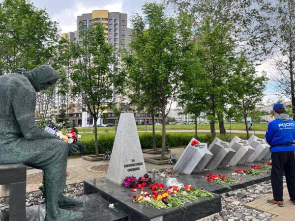 Посещение Мемориала «Память» и возложение цветов представителями РЦОП по теннису