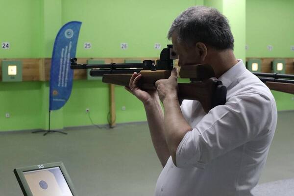 В тире Тимошенко стартовал республиканский турнир по стрельбе из пневматического оружия среди работников физической культуры, спорта и туризма, посвященный Дню Победы