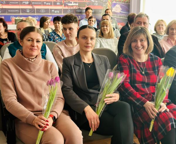 Торжественное поздравление женской части коллектива с наступающим Международным женским днём!