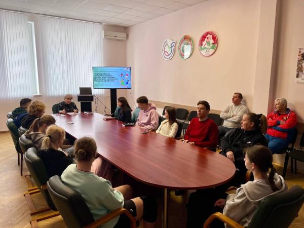 В Центре состоялись моделируемые мероприятия «Круглый-стол» для спортсменов-учащихся по теннису и теннису настольному