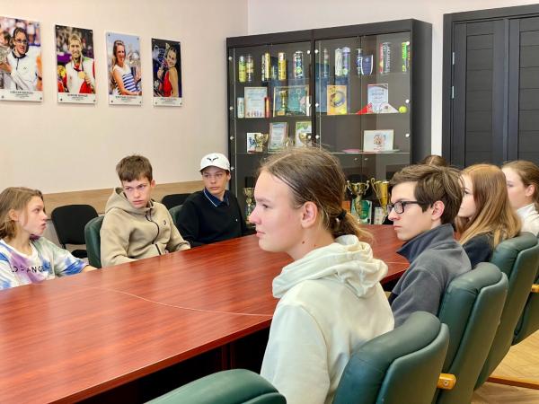 В Центре состоялось моделируемое мероприятие «круглый-стол» с темой: «Спорт как основа семейных традиций», посвященное Дню работников физической культуры и спорта и Международному дню семьи