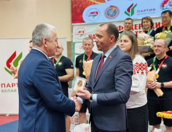 Спорт объединяет лидеров: в РЦОП прошёл «Красная ракетка»