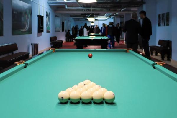 Торжественное открытие новой бильярдной комнаты