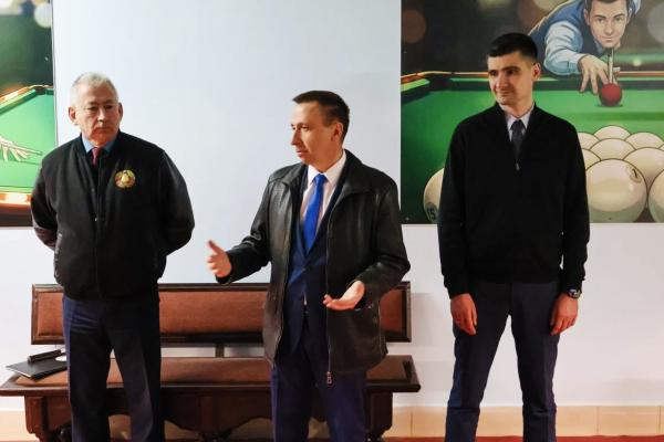 Торжественное открытие новой бильярдной комнаты