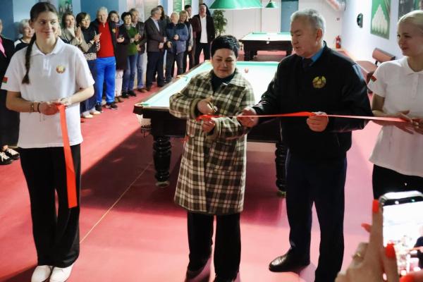 Торжественное открытие новой бильярдной комнаты