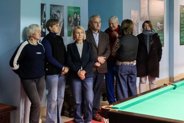 Торжественное открытие новой бильярдной комнаты
