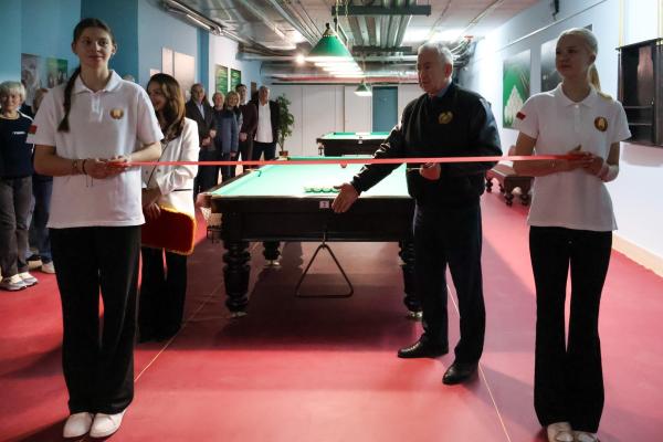 Торжественное открытие новой бильярдной комнаты
