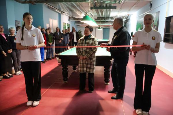 Торжественное открытие новой бильярдной комнаты