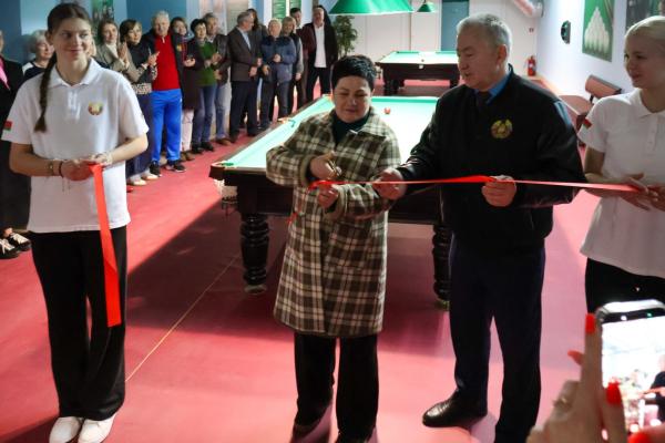 Торжественное открытие новой бильярдной комнаты