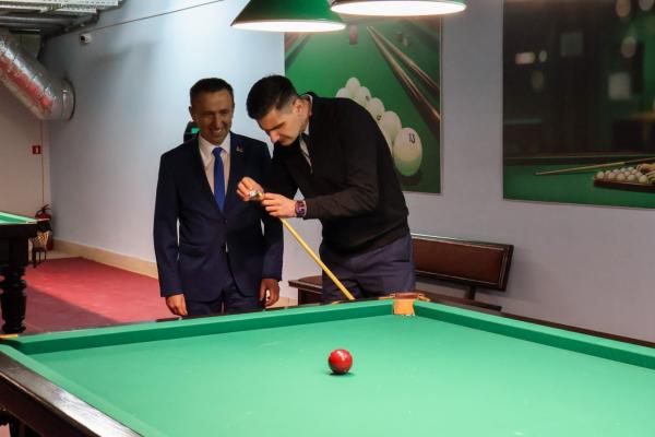 Торжественное открытие новой бильярдной комнаты