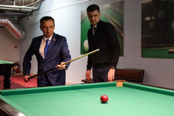 Торжественное открытие новой бильярдной комнаты