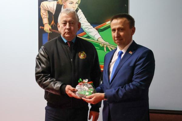 Торжественное открытие новой бильярдной комнаты