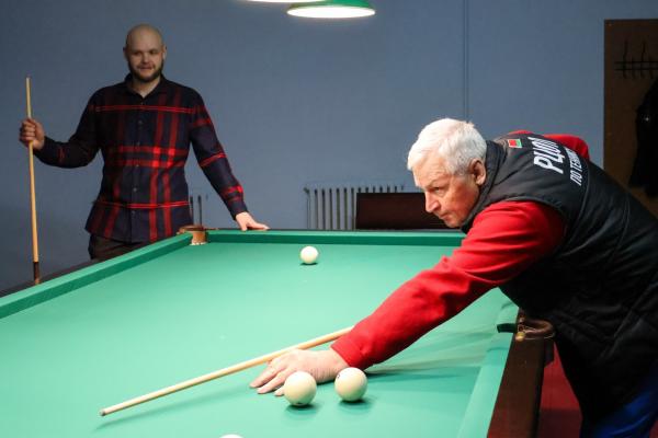 Торжественное открытие новой бильярдной комнаты