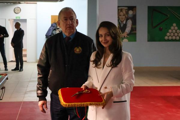 Торжественное открытие новой бильярдной комнаты