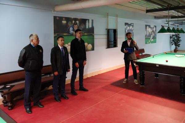 Торжественное открытие новой бильярдной комнаты
