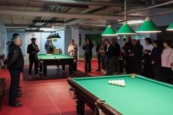 Торжественное открытие новой бильярдной комнаты